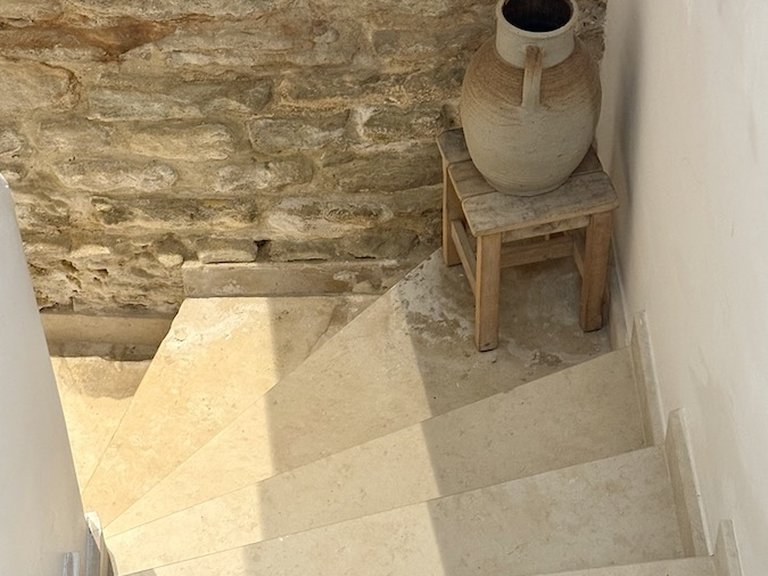 Villa for Sale in Gordes, The Luberon / Vaucluse 14
