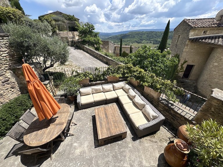 Villa for Sale in Gordes, The Luberon / Vaucluse 20