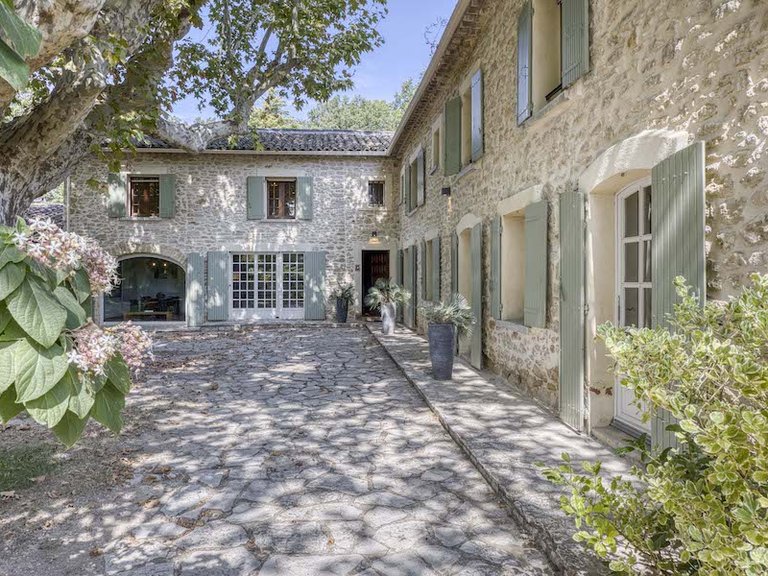 Villa for Sale in Vacqueyras, Avignon And North Provence 1