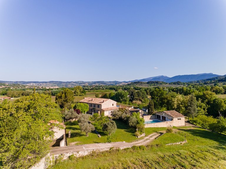 Villa for Sale in Piegon, Avignon And North Provence 1