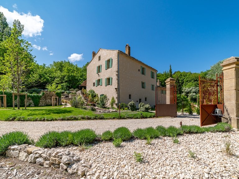 Villa for Sale in Grignan, Avignon And North Provence 7