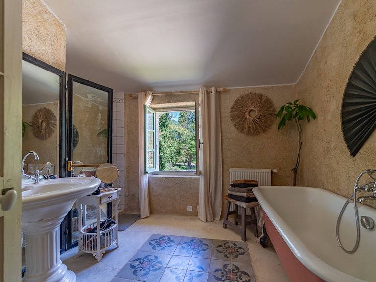 Villa for Sale in Grignan, Avignon And North Provence 19