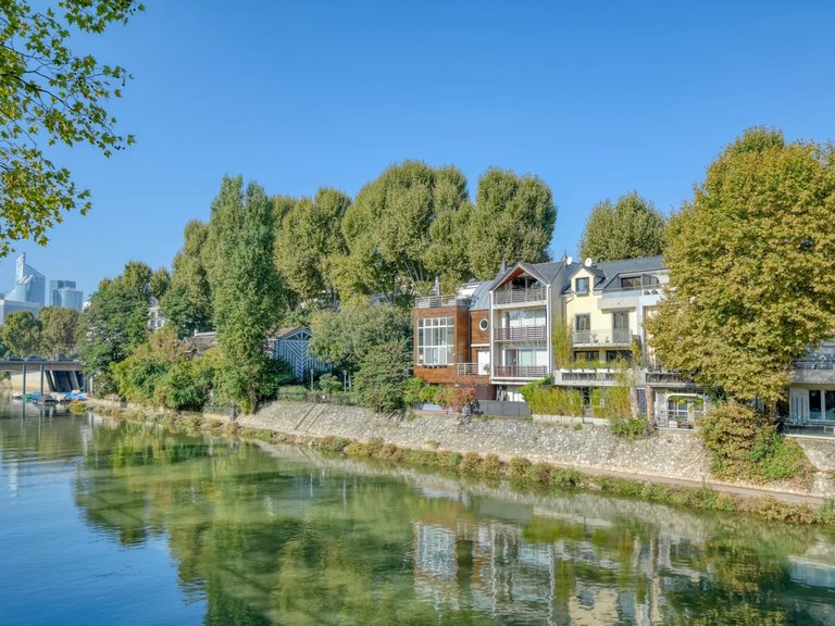 Apartment for Sale in Neuilly Sur Seine, Paris Suburbs 1