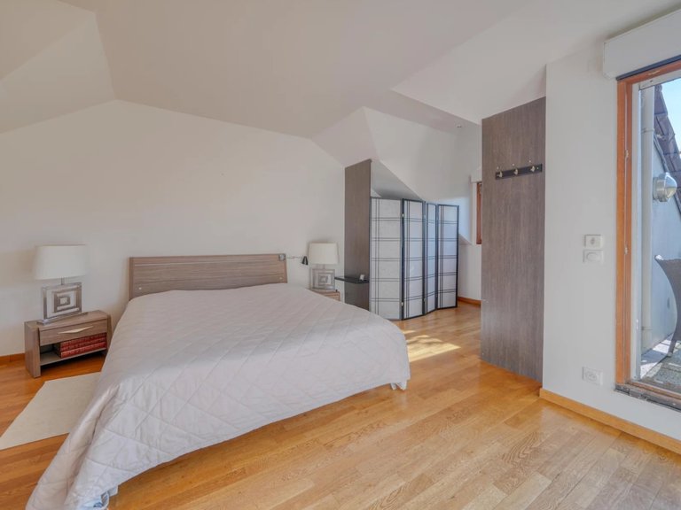 Apartment for Sale in Neuilly Sur Seine, Paris Suburbs 6