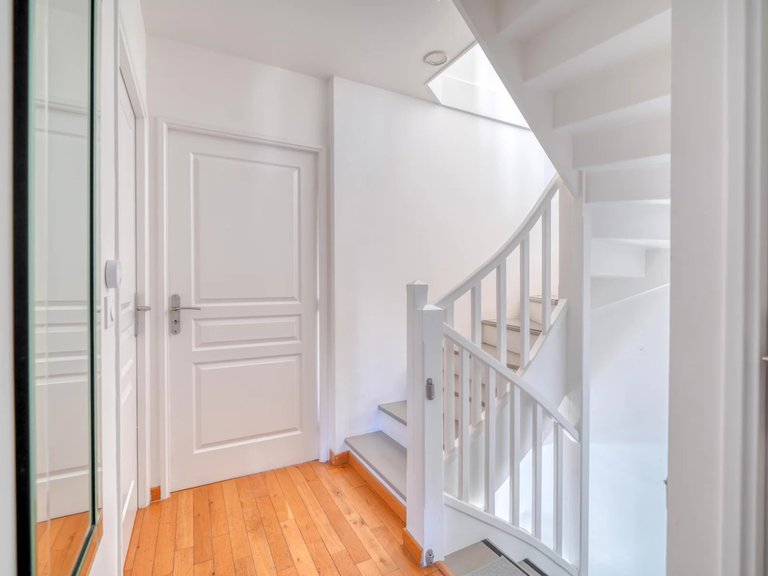 Apartment for Sale in Neuilly Sur Seine, Paris Suburbs 10
