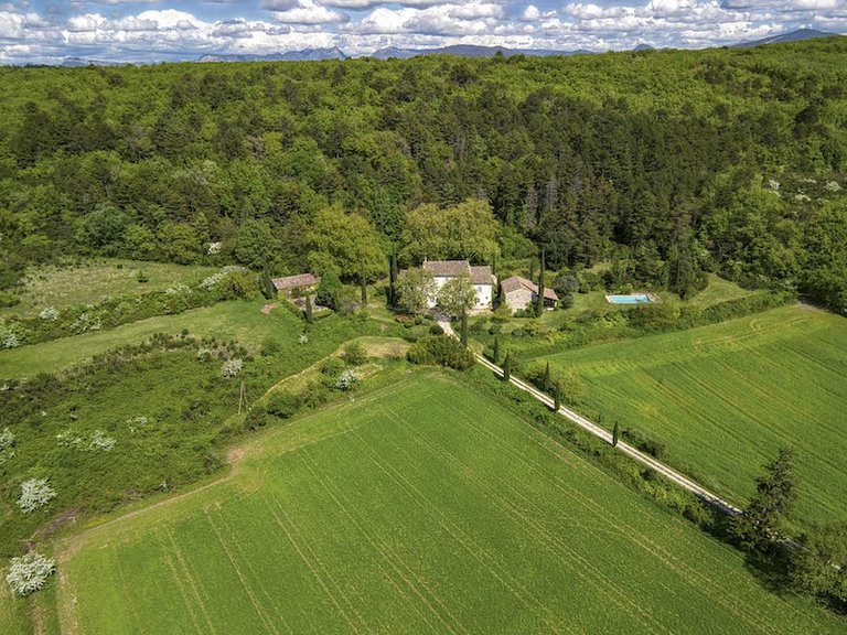 Villa for Sale in Espeluche, Avignon And North Provence 1
