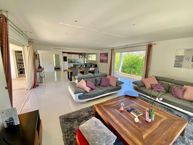 Villa for Sale in Valbonne, Mougins, Valbonne, Grasse Area 7