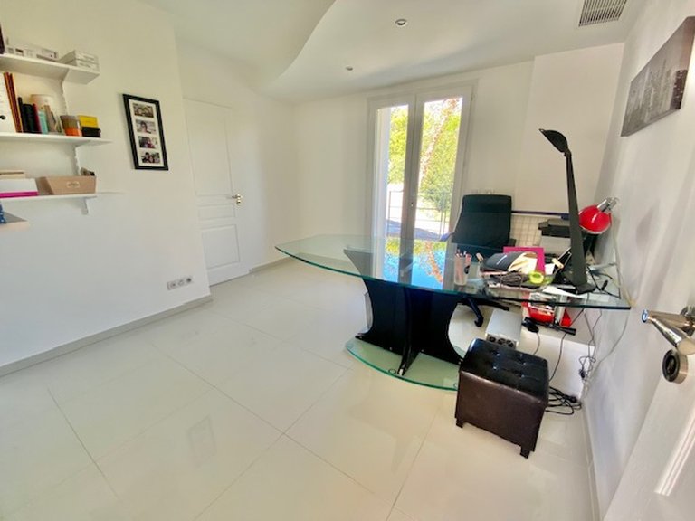 Villa for Sale in Valbonne, Mougins, Valbonne, Grasse Area 10