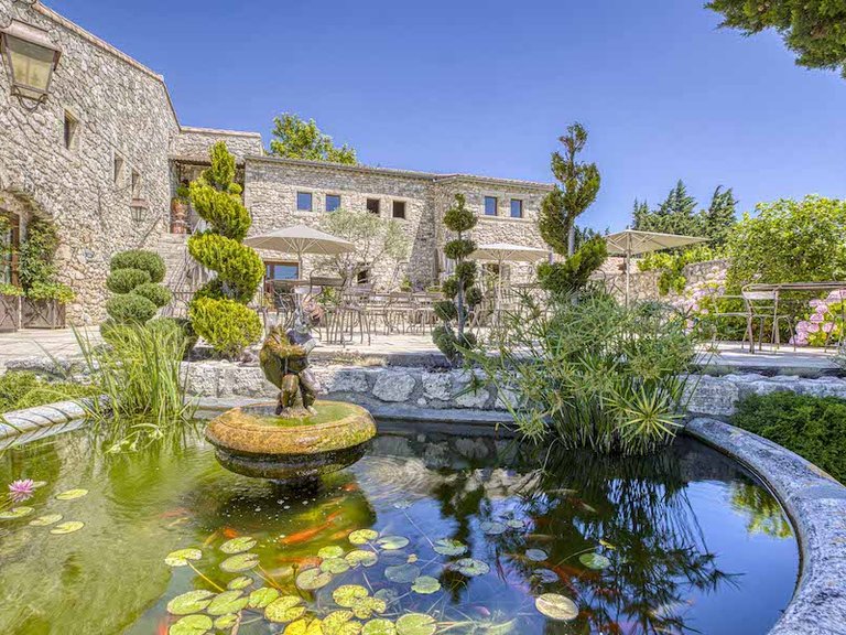 Villa for Sale in Grignan, Avignon And North Provence 1