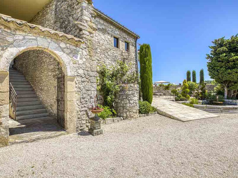 Villa for Sale in Grignan, Avignon And North Provence 10