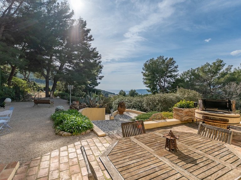 Villa for Sale in Cassis, Provence Coast (cassis To Cavalaire) 8
