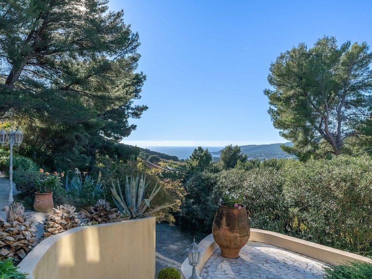 Villa for Sale in Cassis, Provence Coast (cassis To Cavalaire) 5