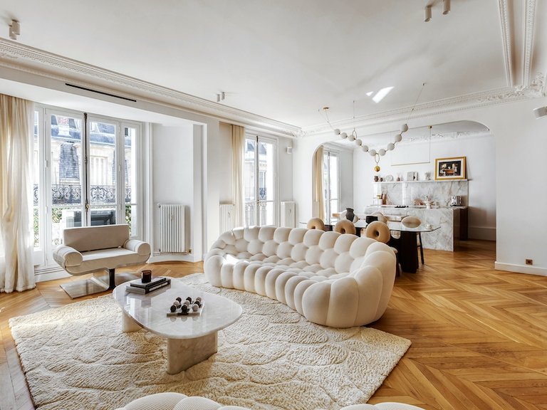 Apartment for Sale in 16th (trocadéro - Etoile - Passy), Golden Triangle - Trocadéro (8th - 16th) 1