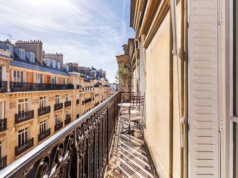 Apartment for Sale in 16th (trocadéro - Etoile - Passy), Golden Triangle - Trocadéro (8th - 16th) 16