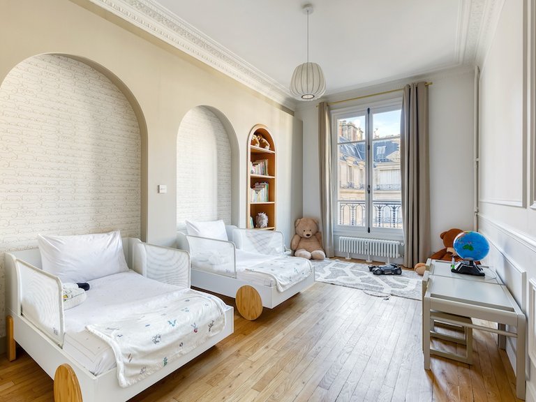 Apartment for Sale in 16th (trocadéro - Etoile - Passy), Golden Triangle - Trocadéro (8th - 16th) 19