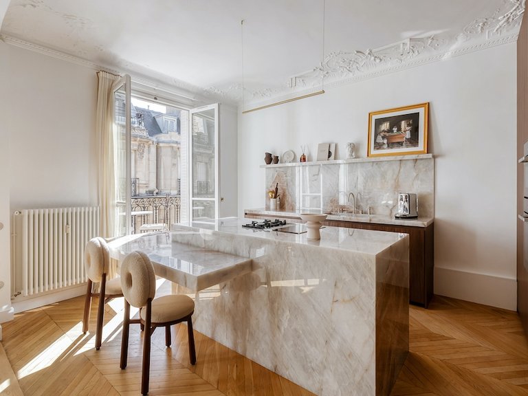 Apartment for Sale in 16th (trocadéro - Etoile - Passy), Golden Triangle - Trocadéro (8th - 16th) 4