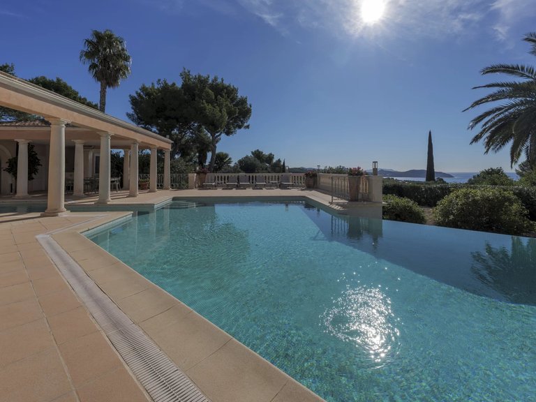 Villa for Sale in La Ciotat, Provence Coast (cassis To Cavalaire) 11
