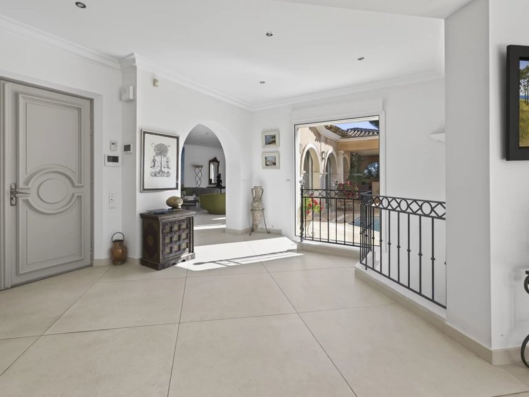 Villa for Sale in La Ciotat, Provence Coast (cassis To Cavalaire) 4