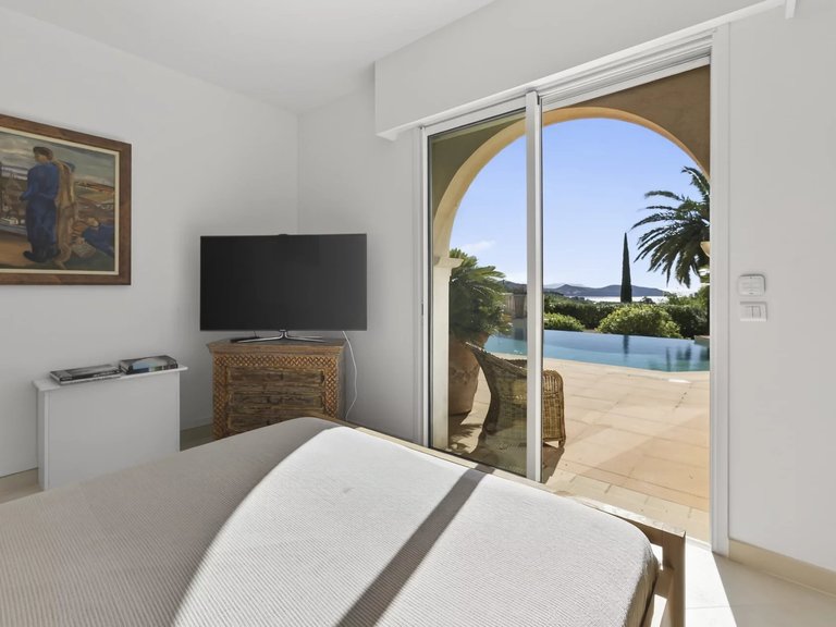 Villa for Sale in La Ciotat, Provence Coast (cassis To Cavalaire) 5