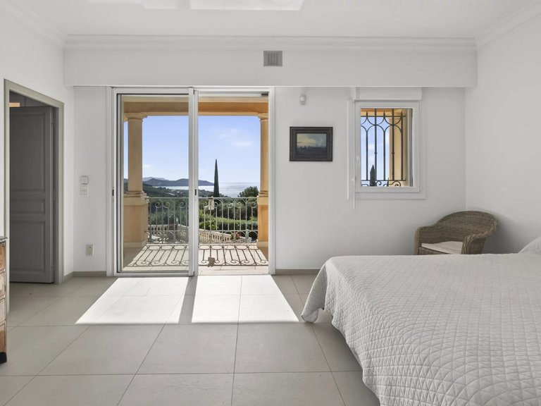 Villa for Sale in La Ciotat, Provence Coast (cassis To Cavalaire) 6