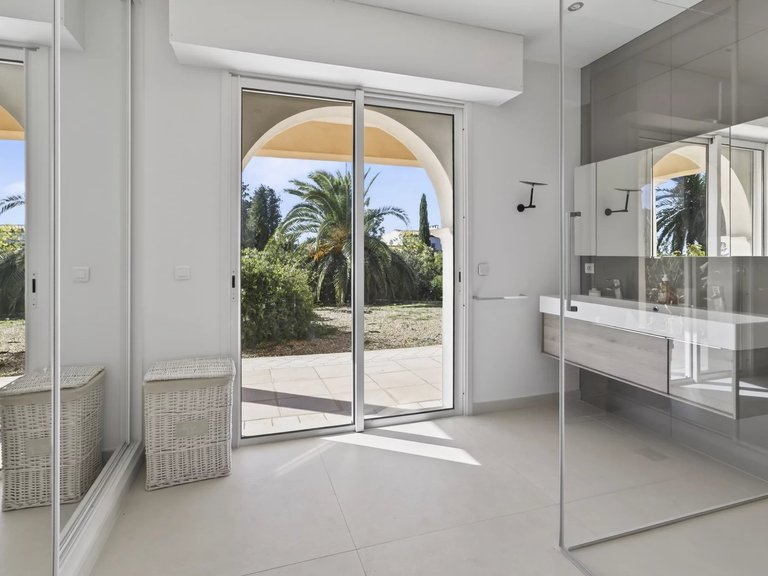 Villa for Sale in La Ciotat, Provence Coast (cassis To Cavalaire) 9