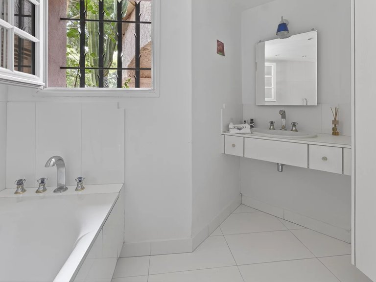 Villa for Sale in La Ciotat, Provence Coast (cassis To Cavalaire) 9
