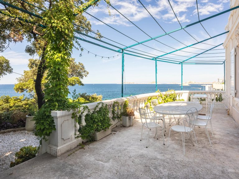 Villa for Sale in Marseille, Marseille & Cote Bleu 13