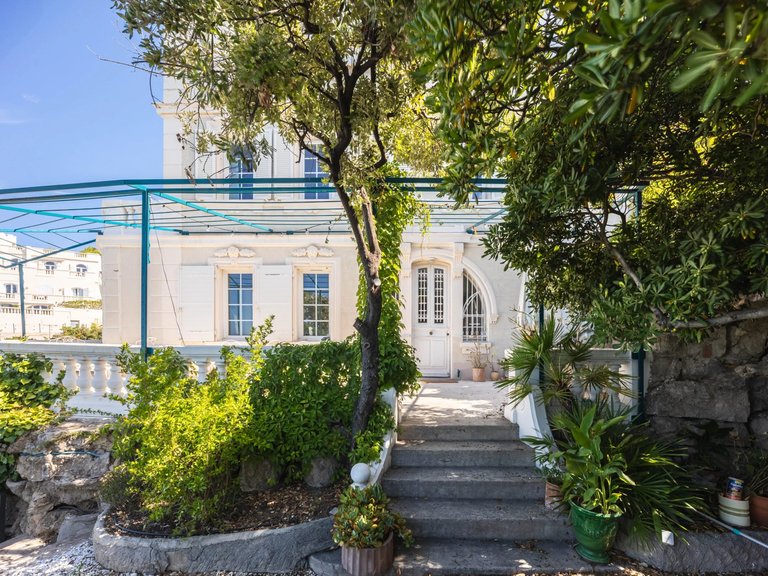 Villa for Sale in Marseille, Marseille & Cote Bleu 14