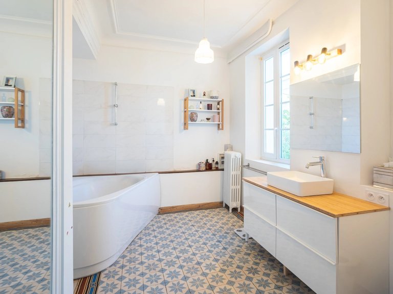 Villa for Sale in Marseille, Marseille & Cote Bleu 6