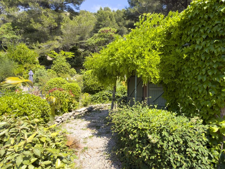 Villa for Sale in Cassis, Provence Coast (cassis To Cavalaire) 14