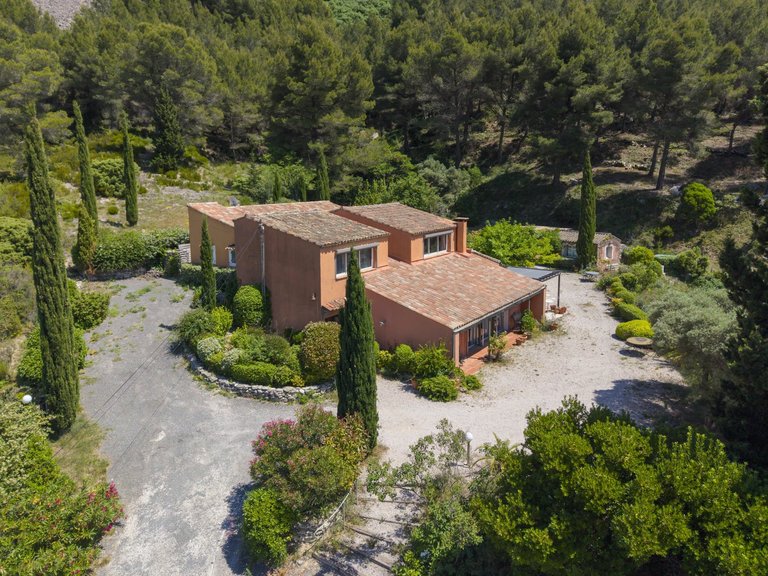 Villa for Sale in Cassis, Provence Coast (cassis To Cavalaire) 4