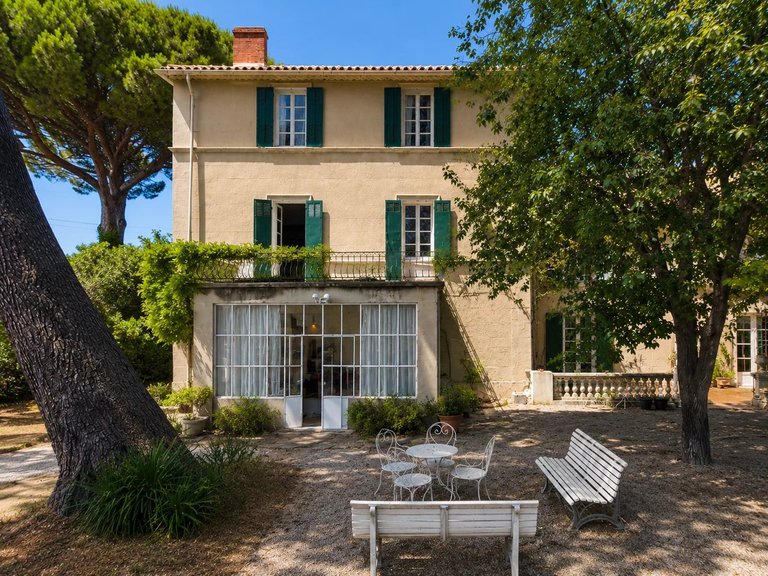 Villa for Sale in St Cyr Sur Mer, Provence Coast (cassis To Cavalaire) 2
