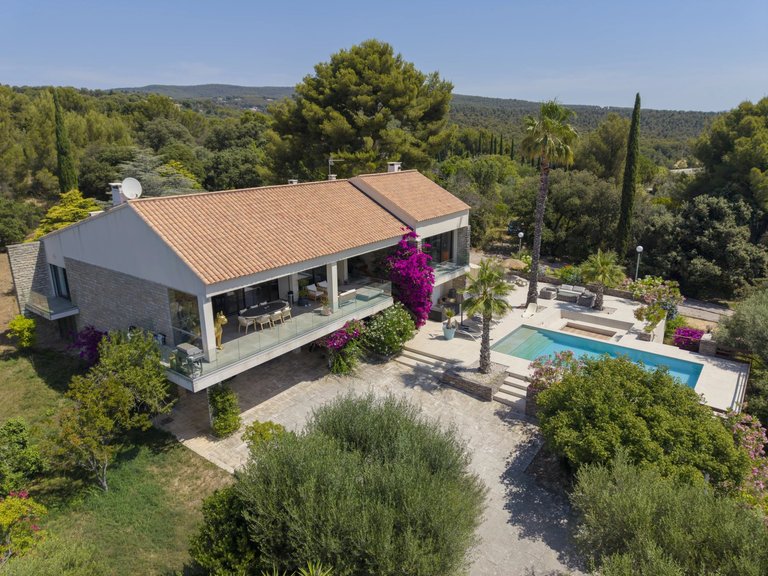 Villa for Sale in La Ciotat, Provence Coast (cassis To Cavalaire) 2