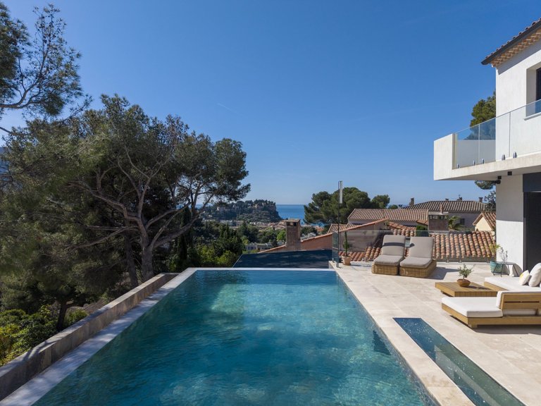 Villa for Sale in Cassis, Provence Coast (cassis To Cavalaire) 1