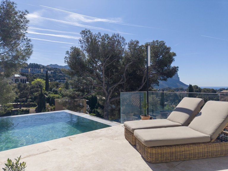 Villa for Sale in Cassis, Provence Coast (cassis To Cavalaire) 2