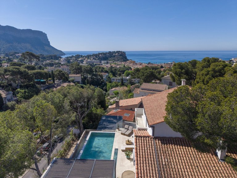 Villa for Sale in Cassis, Provence Coast (cassis To Cavalaire) 11