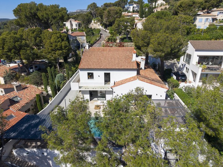 Villa for Sale in Cassis, Provence Coast (cassis To Cavalaire) 17