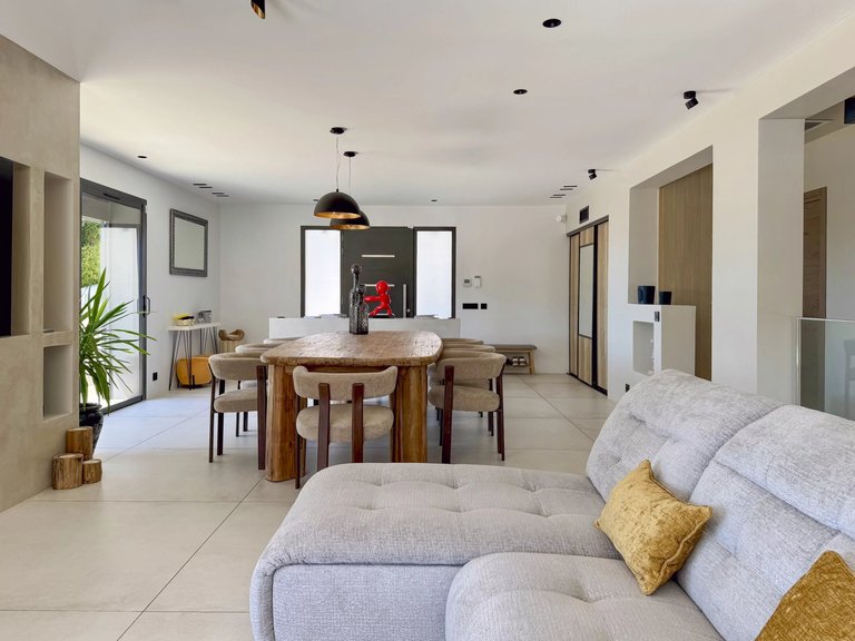 Villa for Sale in Cassis, Provence Coast (cassis To Cavalaire) 18