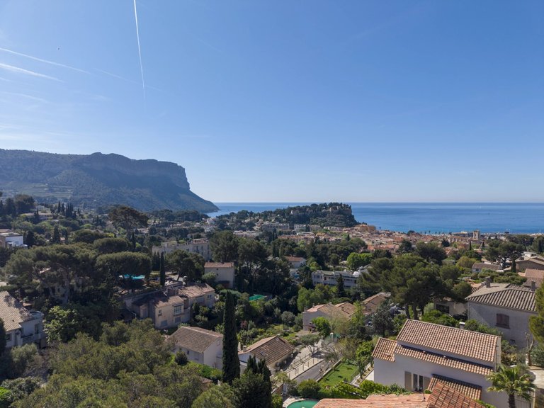 Villa for Sale in Cassis, Provence Coast (cassis To Cavalaire) 8