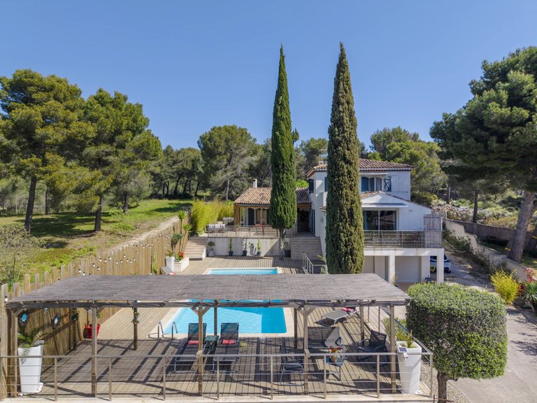 Villa for Sale in Cassis, Provence Coast (cassis To Cavalaire) 2