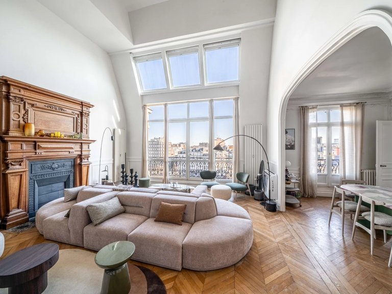 Apartment for Sale in Neuilly Sur Seine, Paris Suburbs 1