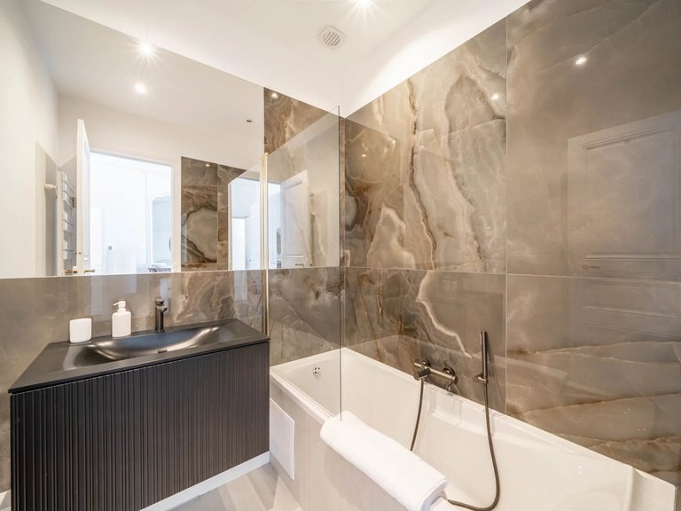 Apartment for Sale in Neuilly Sur Seine, Paris Suburbs 16