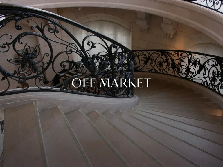 Apartment for Sale in 8th (golden Triangle - Parc Monceau), Golden Triangle - Trocadéro (8th - 16th) 1