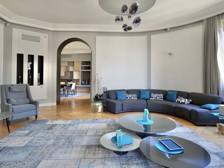 Apartment for Sale in 16th (trocadéro - Etoile - Passy), Golden Triangle - Trocadéro (8th - 16th) 1