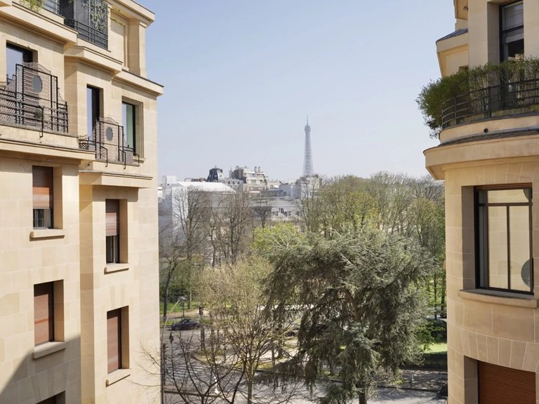 Apartment for Sale in 16th (trocadéro - Etoile - Passy), Golden Triangle - Trocadéro (8th - 16th) 2