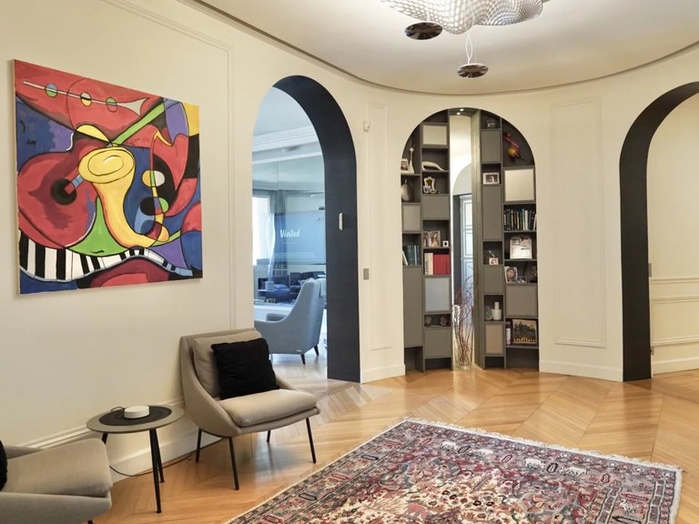 Apartment for Sale in 16th (trocadéro - Etoile - Passy), Golden Triangle - Trocadéro (8th - 16th) 3