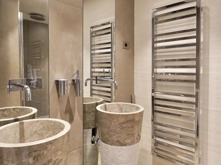 Apartment for Sale in 16th (trocadéro - Etoile - Passy), Golden Triangle - Trocadéro (8th - 16th) 6
