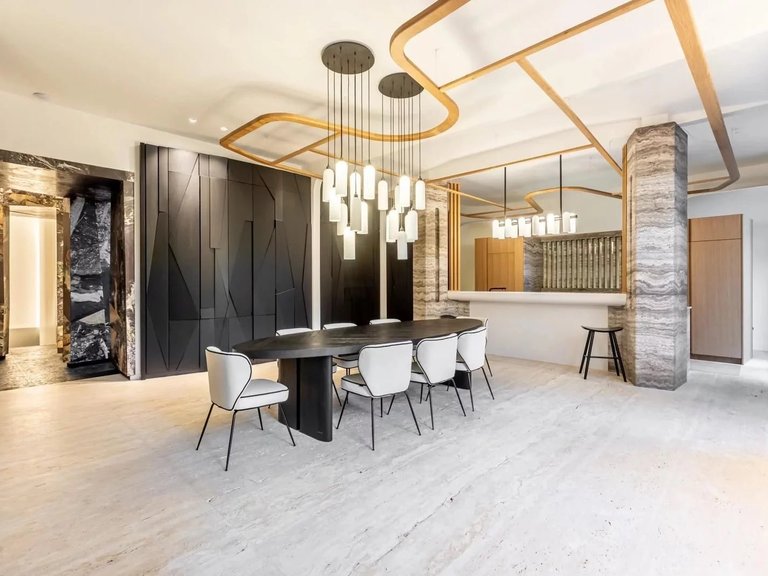 Apartment for Sale in 16th (trocadéro - Etoile - Passy), Golden Triangle - Trocadéro (8th - 16th) 3
