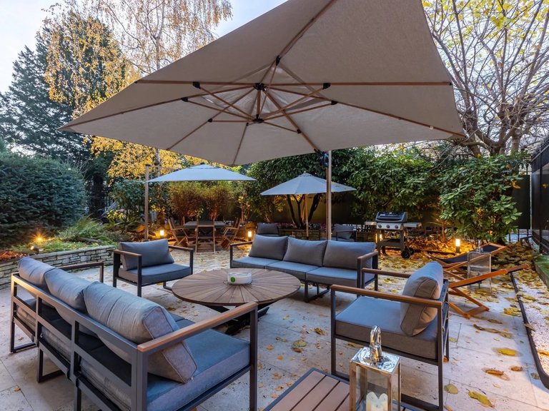 Apartment for Sale in 16th (trocadéro - Etoile - Passy), Golden Triangle - Trocadéro (8th - 16th) 4