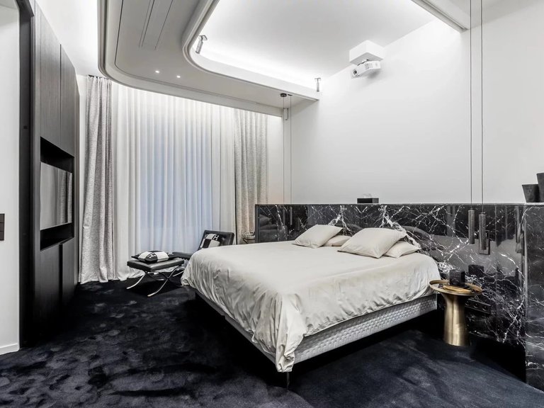 Apartment for Sale in 16th (trocadéro - Etoile - Passy), Golden Triangle - Trocadéro (8th - 16th) 6